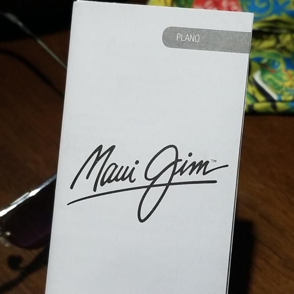 Maui Jim Sunglasses - Picture 4 of 10